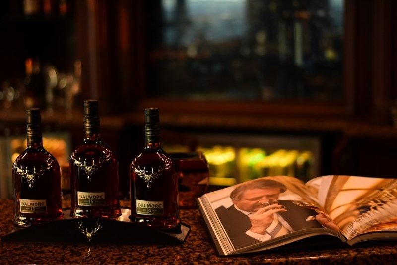 Smoky night at the Candles Lounge - Hilton Beirut Metropolitan Palace
